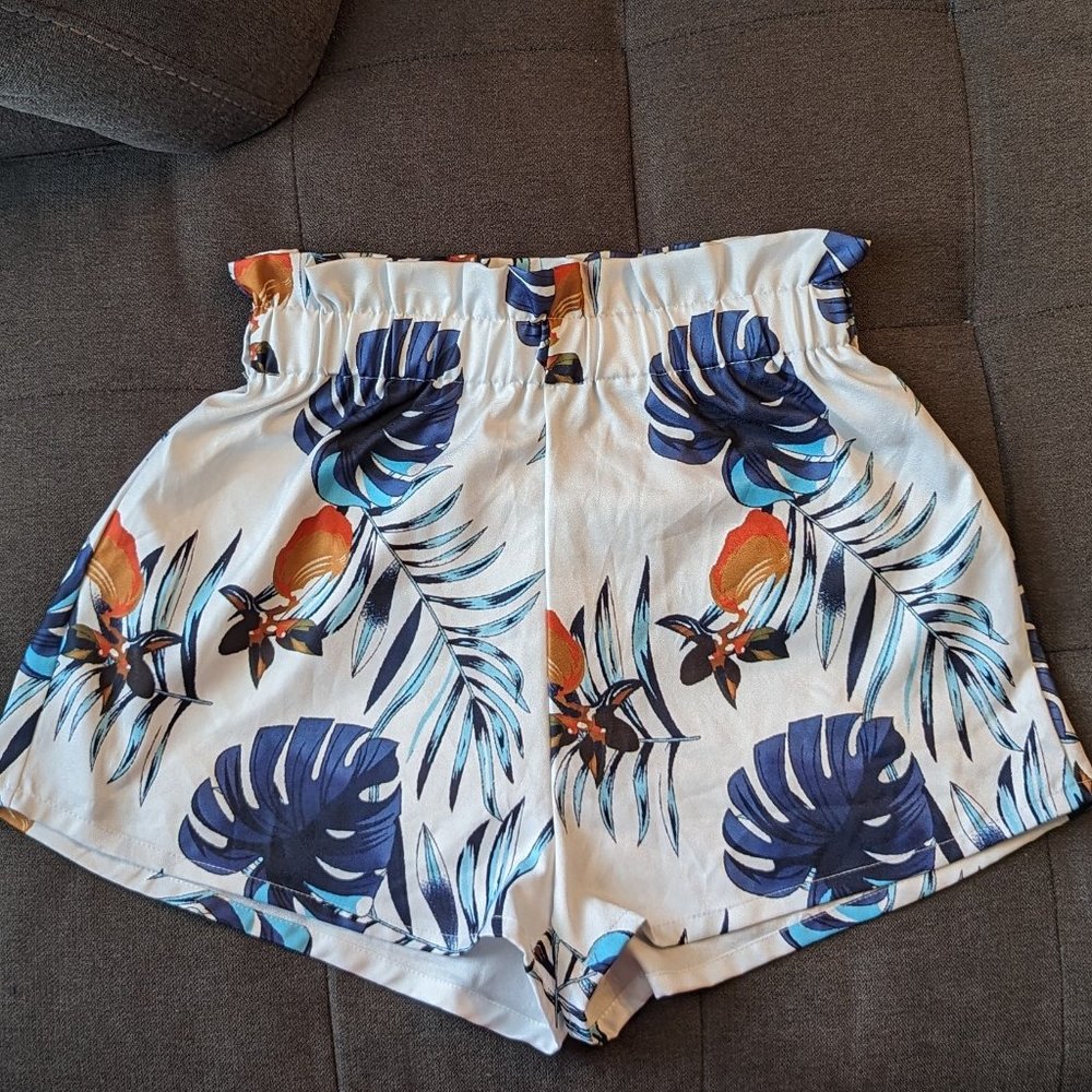 SheIn Print paper bag shorts